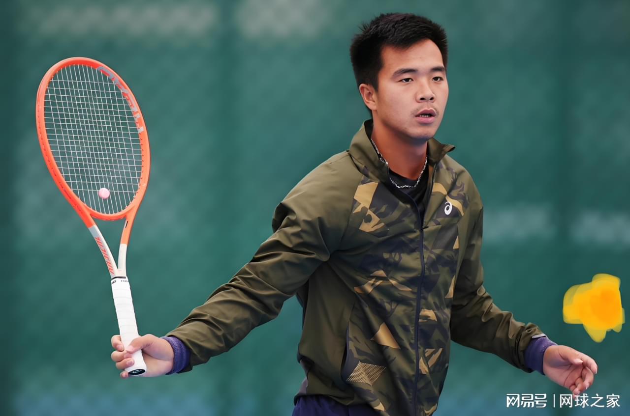 京外卡虽然, 入资格赛签, 突然通过个