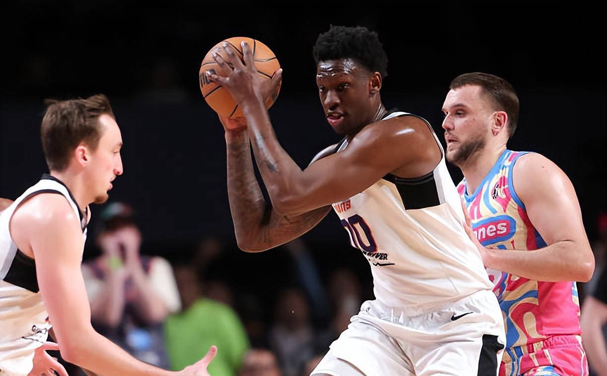 太阳签下训, 篮板 太阳签下训, 篮板